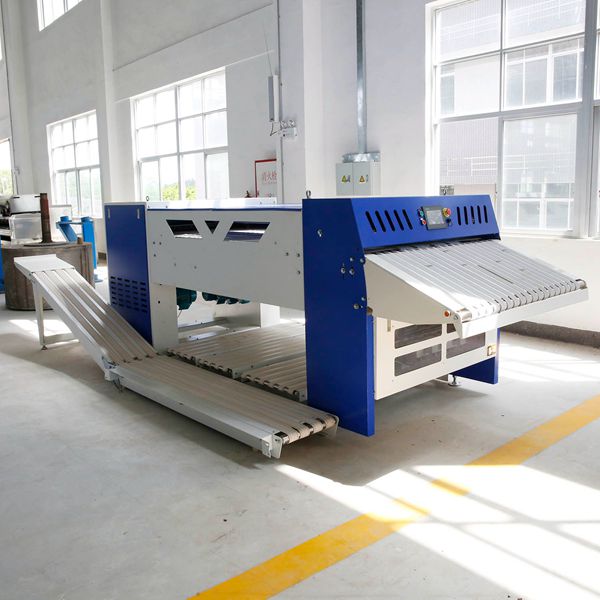 
		毛巾折叠机
	(图3)