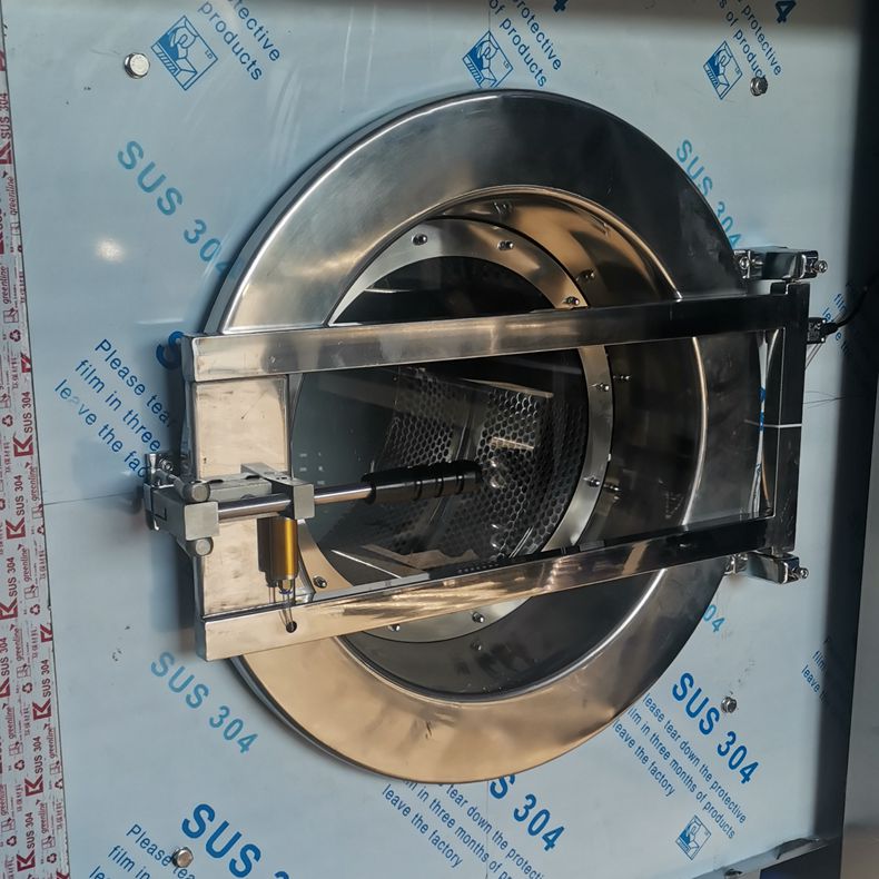 
		XGQ-100大型洗衣机,让洗衣变得更便捷
		(图3)