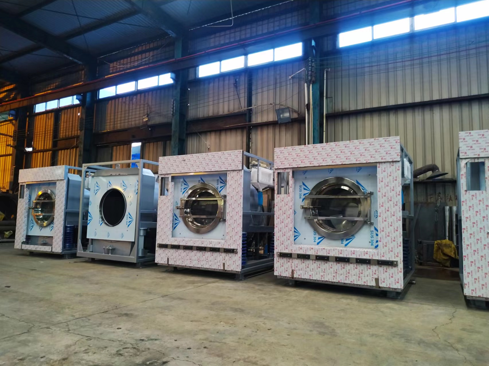 
		旅馆洗涤装备几多钱？？广州鑫彩网提供高性价比布草洗涤装备
		